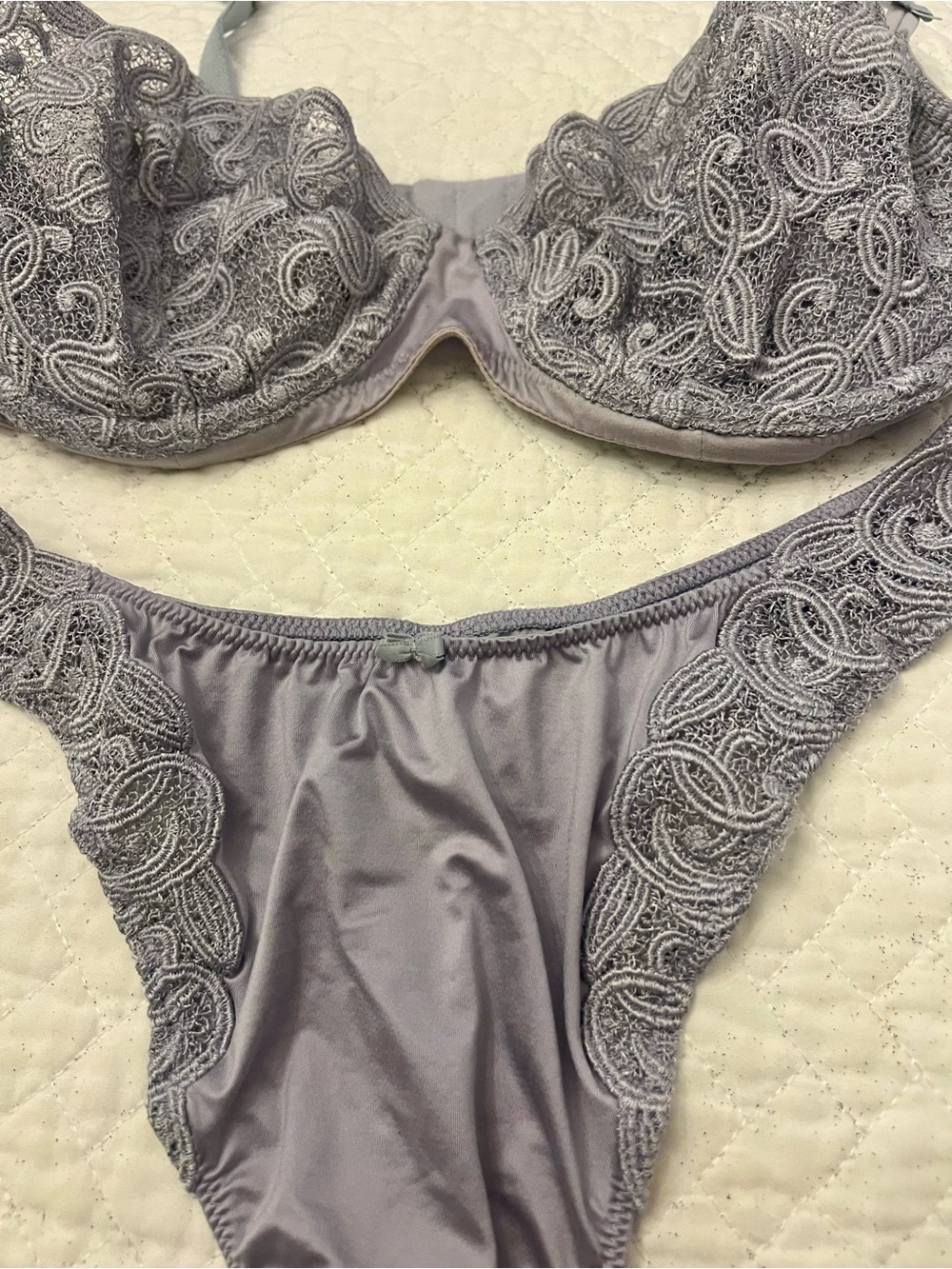 Victoria's Secret Lavender Gray Lace Underwire Bra & Thong Set